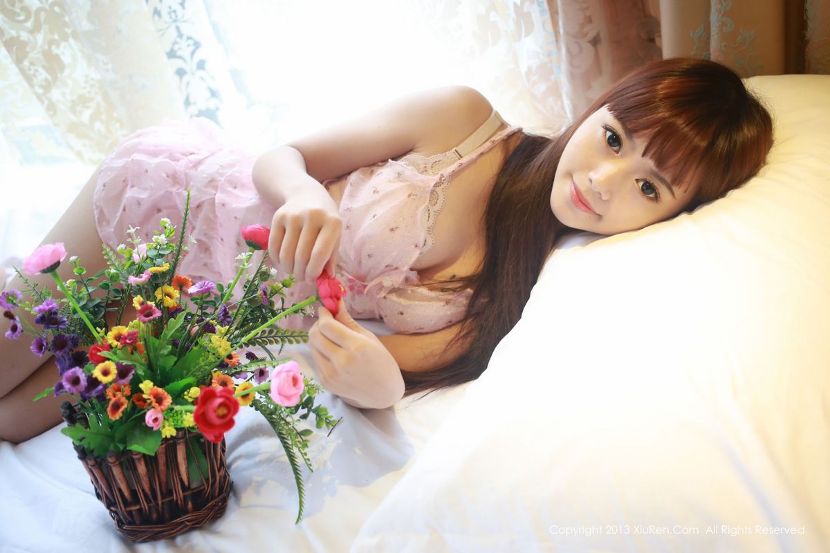 萝莉女神toro羽住腹黑贫乳腰窝美臀私房性感写真