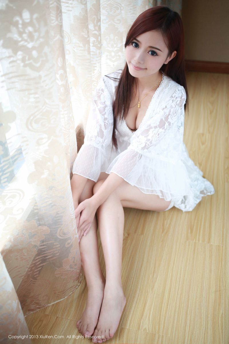 美女模特toro羽住修长美腿娇小可爱清纯写真