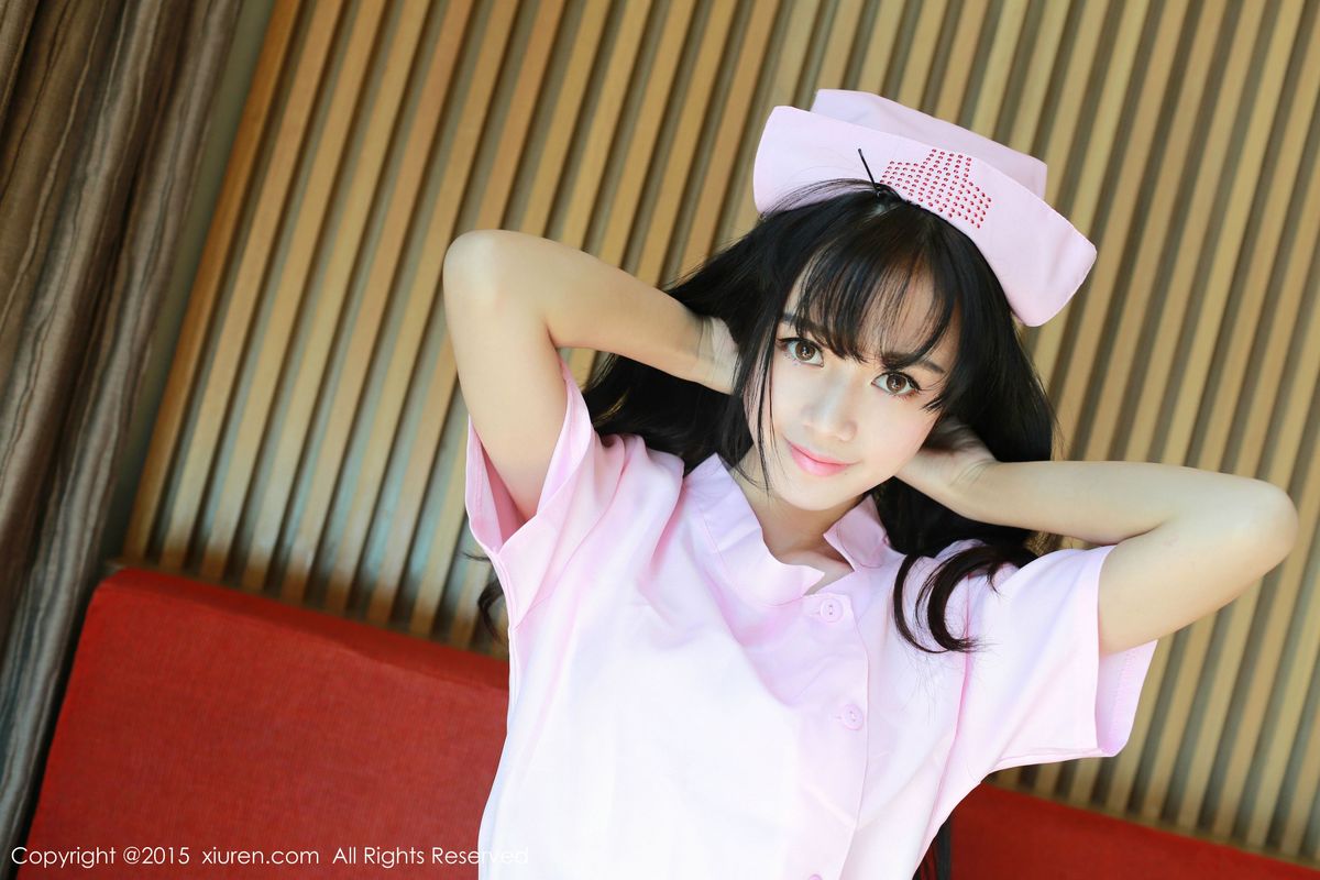 美女模特toro羽住绿色女仆制服系列泰国曼谷旅拍