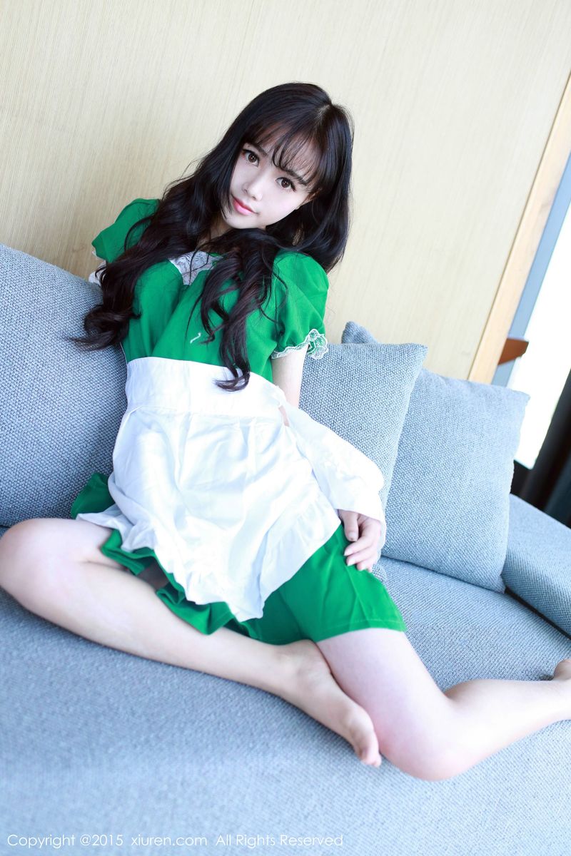 美女模特toro羽住绿色女仆制服系列泰国曼谷旅拍