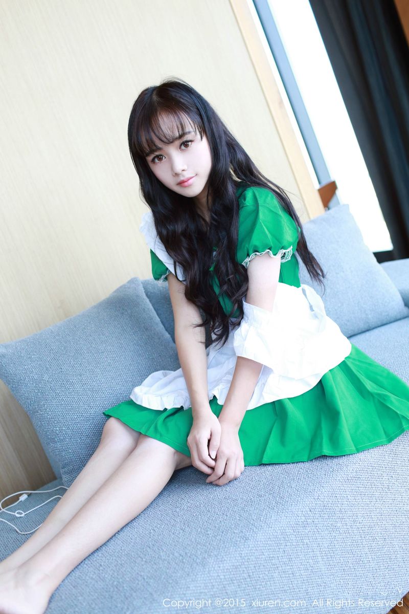 美女模特toro羽住绿色女仆制服系列泰国曼谷旅拍