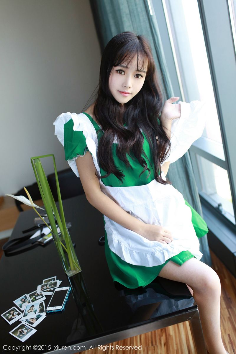 美女模特toro羽住绿色女仆制服系列泰国曼谷旅拍
