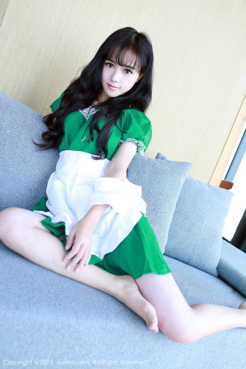 美女模特toro羽住绿色女仆制服系列泰国曼谷旅拍
