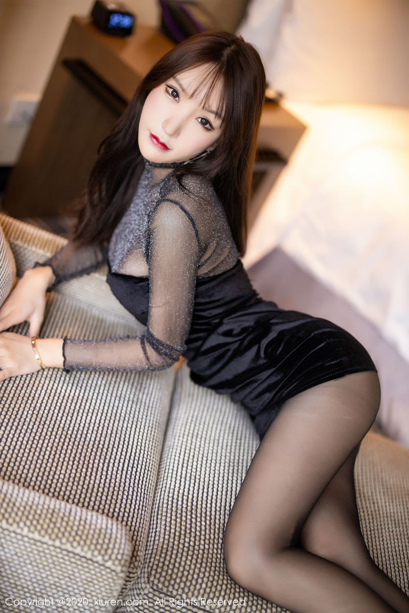 性感女神周于希Sandy黑丝美腿抹胸礼裙套图