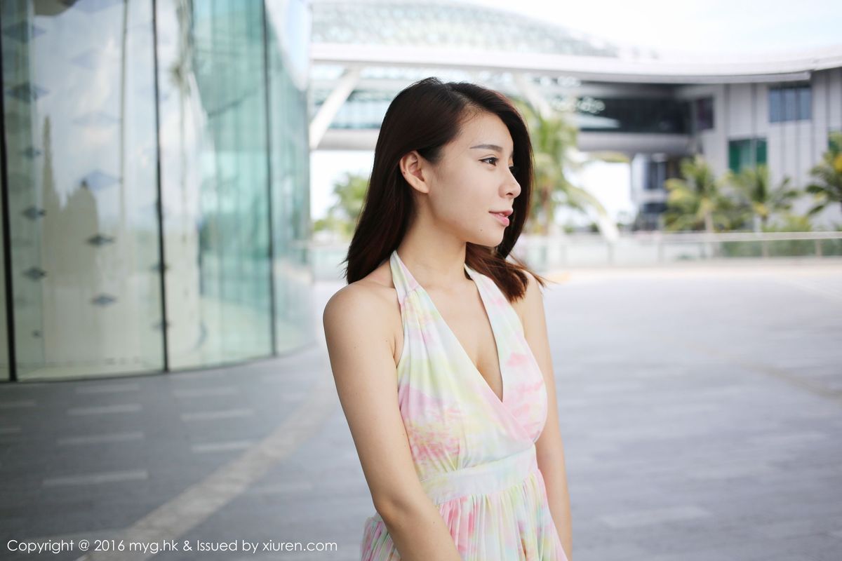 美女模特vetiver嘉宝贝儿死库水+泳装+长裙系列写真