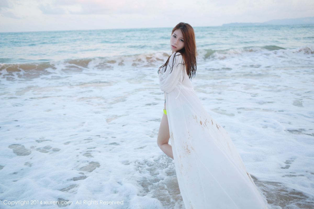 美女模特Vetiver嘉宝贝儿爆乳泳装系列三亚旅拍