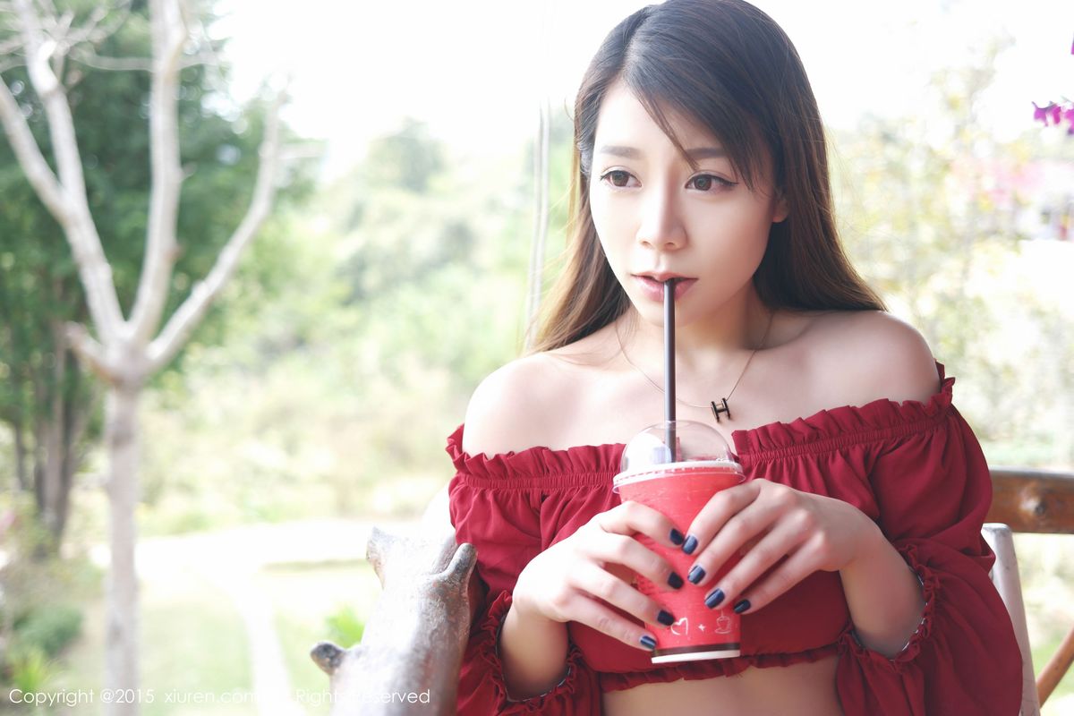 美女模特vetiver嘉宝贝儿抹胸长裙系列泰国旅拍