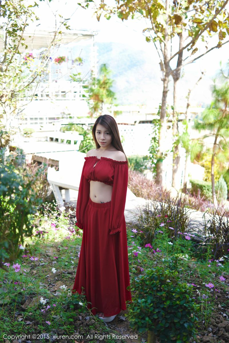 美女模特vetiver嘉宝贝儿抹胸长裙系列泰国旅拍