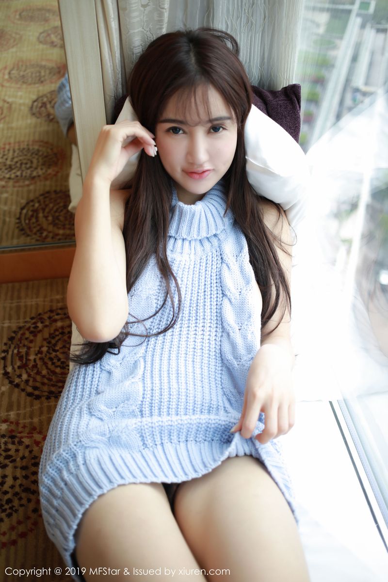 美女模特程程CC开背毛衣+真空系列性感写真
