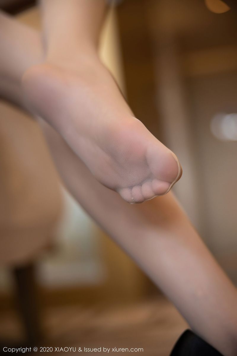 美女模特程程程-职业空乘制服丝袜系列性感写真