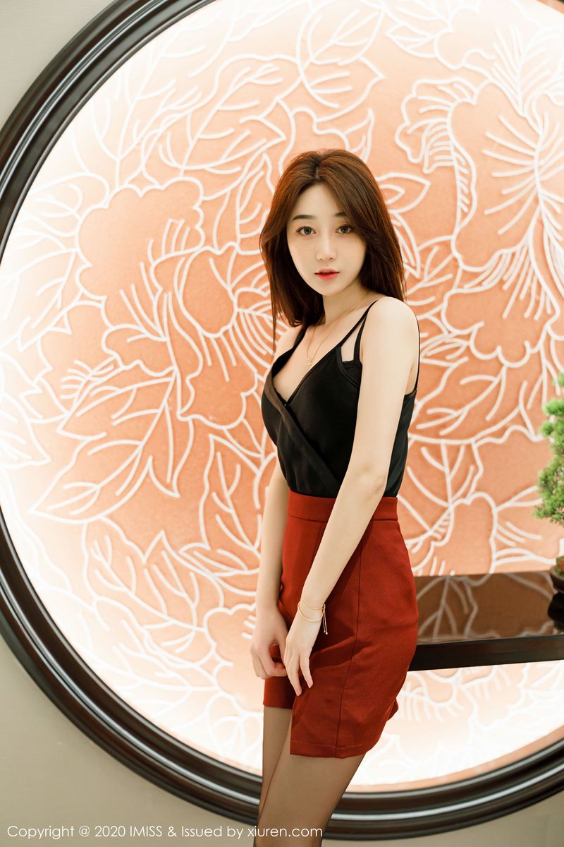 美女模特九月生黑丝美腿&内衣诱惑娇柔写真