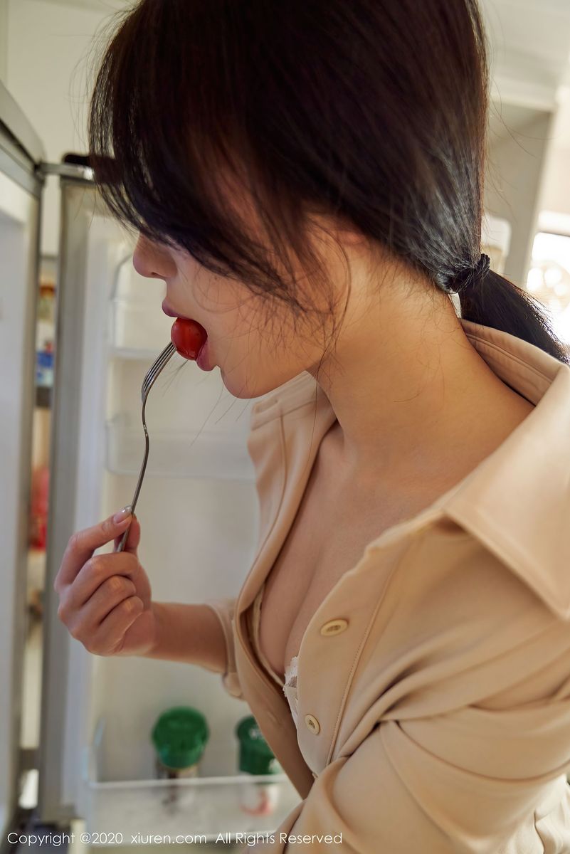 美女模特九月生修长美腿情趣内衣居家女友系列套图