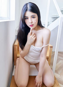 [XiuRen秀人网] 美女模特姜贞语修长美腿吊带系列私房激凸写真 No.2571