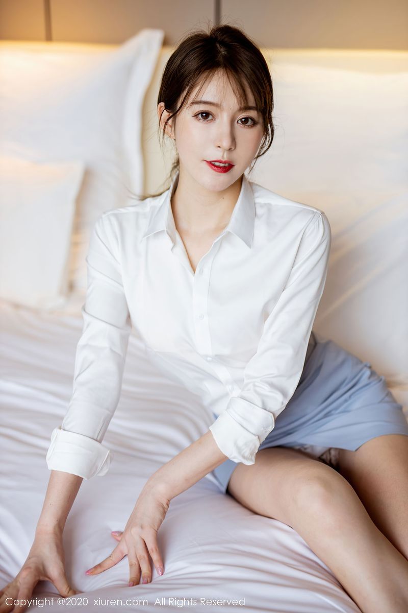 美女模特yoo优优白衬衫性感秘书装职场OL写真