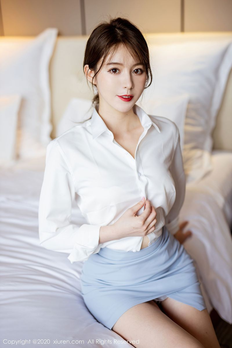 美女模特yoo优优白衬衫性感秘书装职场OL写真