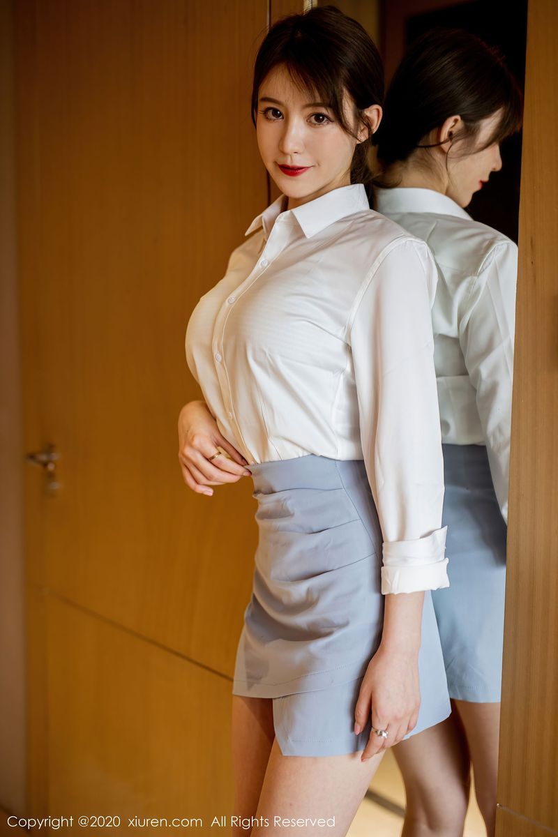 美女模特yoo优优白衬衫性感秘书装职场OL写真