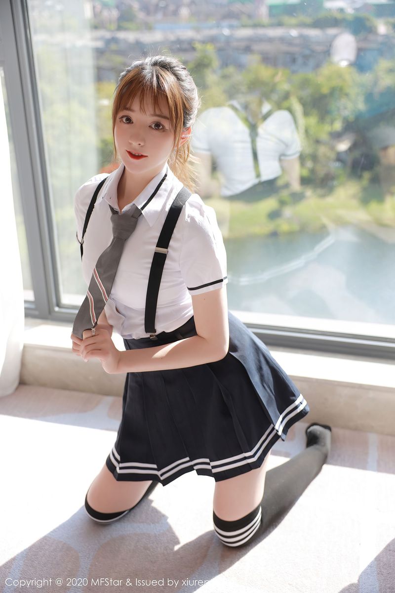 美女模特yoo优优 - 学院风校服清纯系列四川旅拍