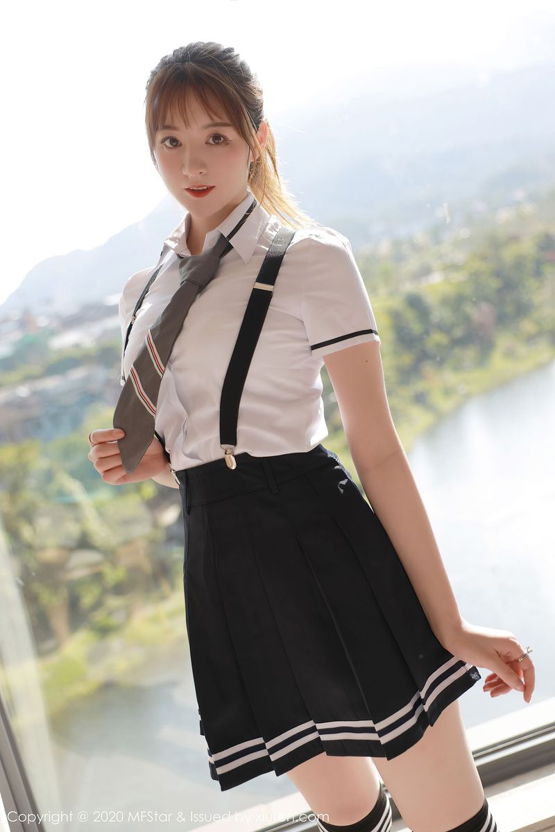 美女模特yoo优优 - 学院风校服清纯系列四川旅拍
