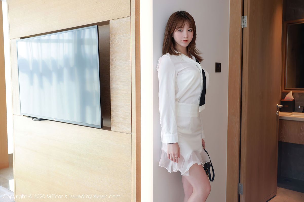 美女模特yoo优优修长美腿&都市丽人系列四川旅拍