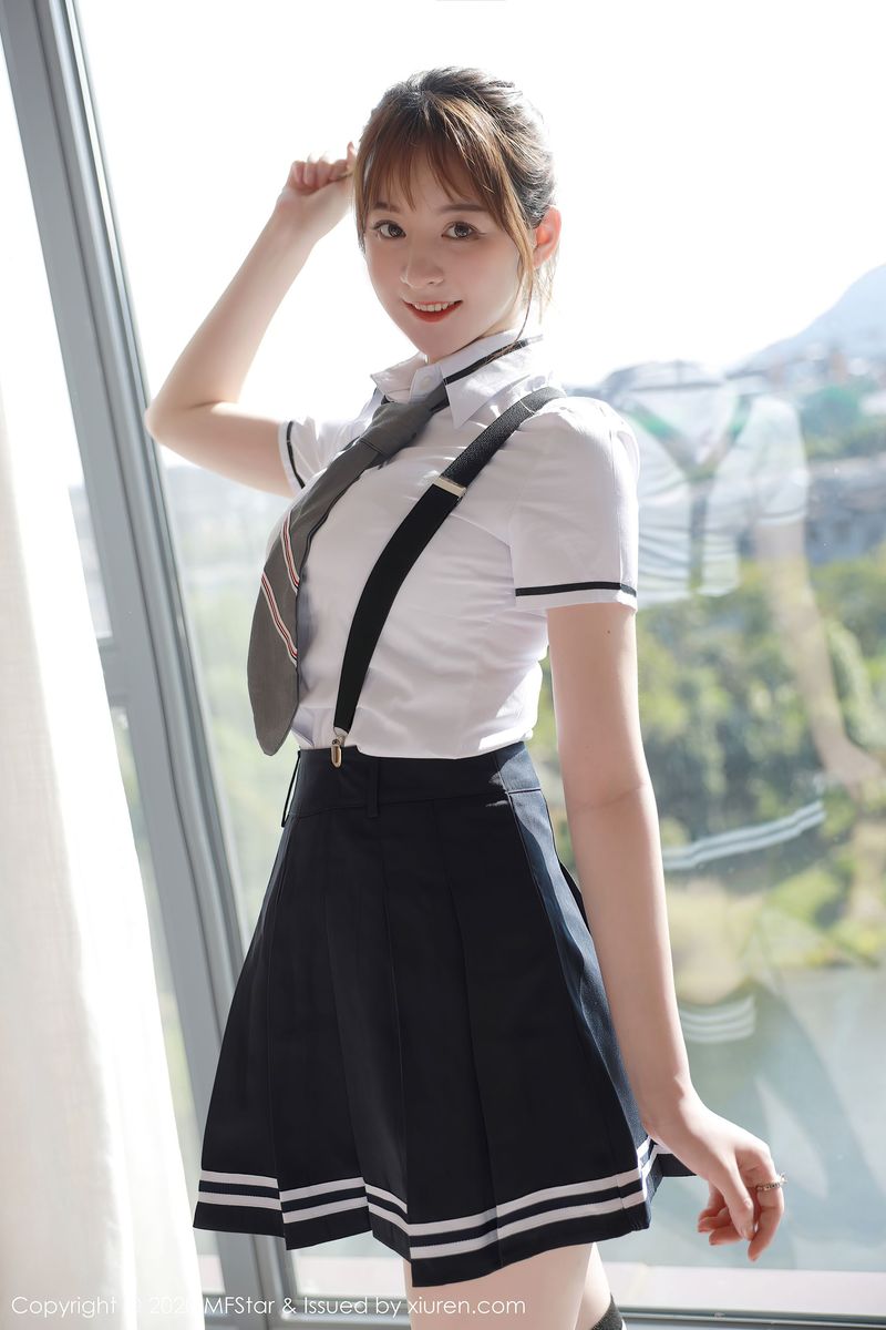 美女模特yoo优优 - 学院风校服清纯系列四川旅拍