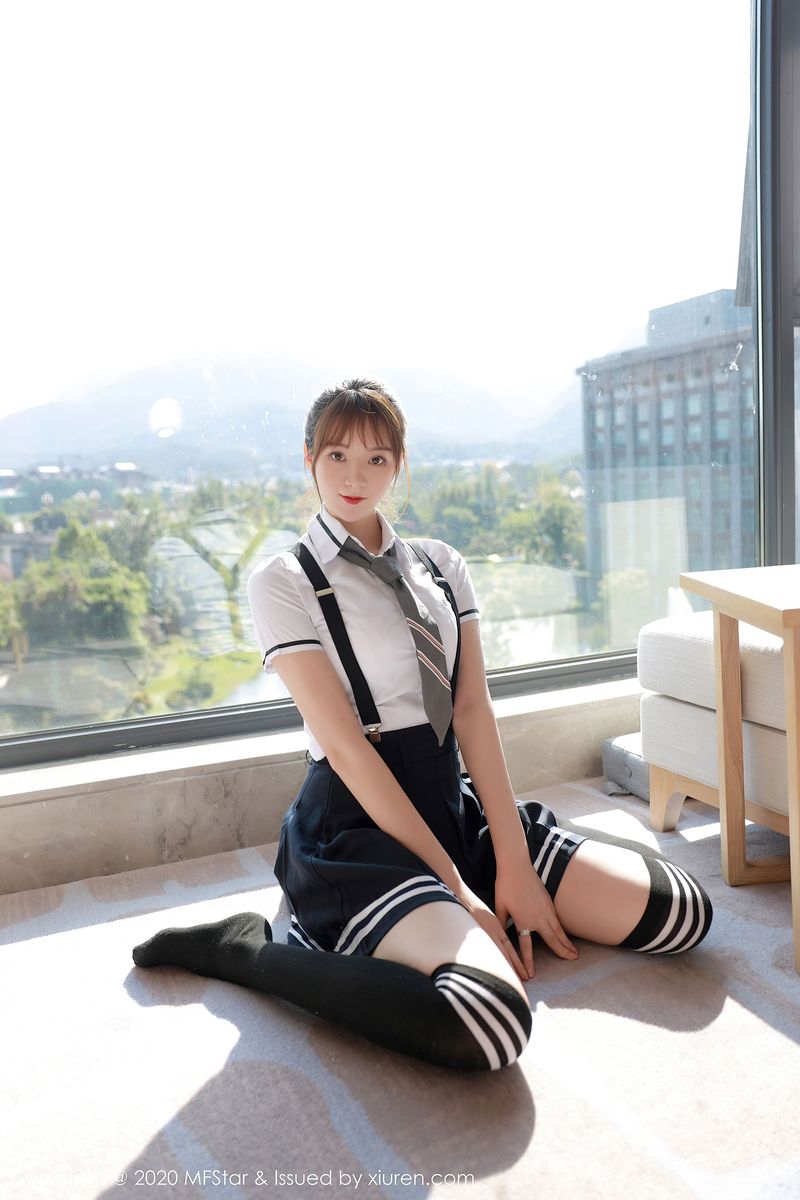 美女模特yoo优优 - 学院风校服清纯系列四川旅拍