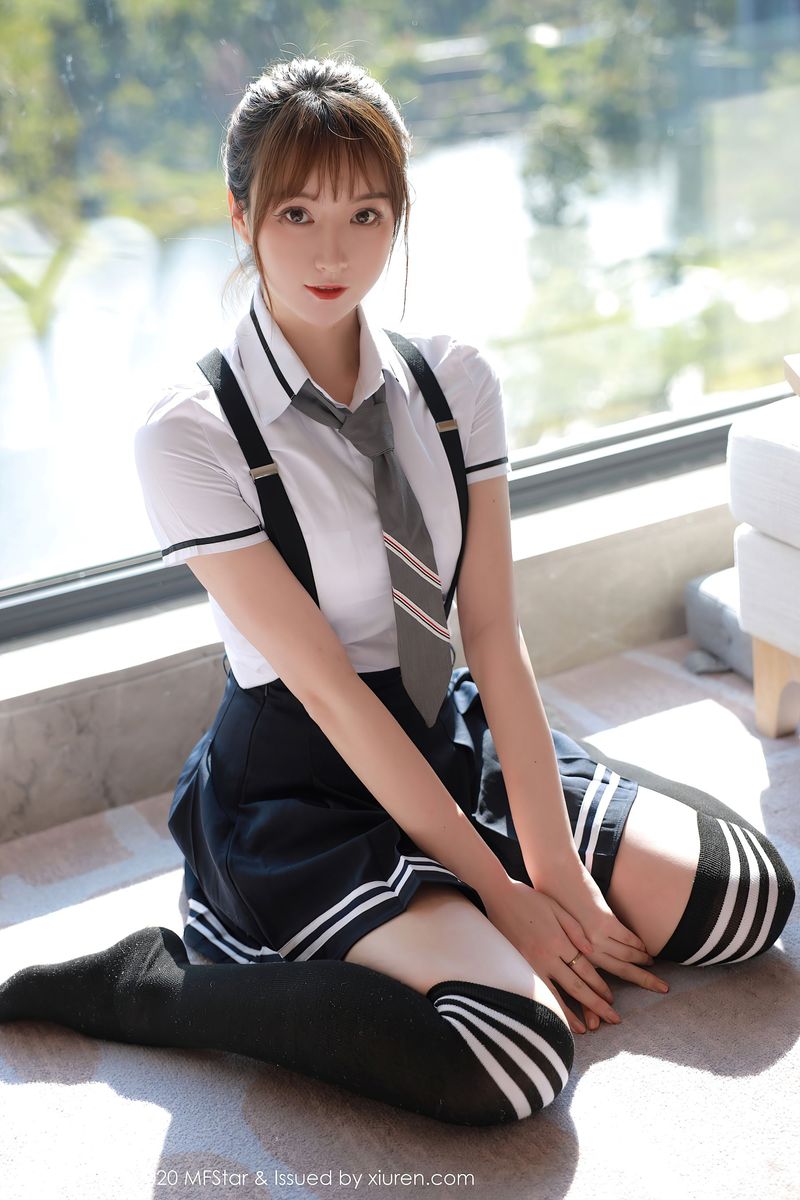 美女模特yoo优优 - 学院风校服清纯系列四川旅拍