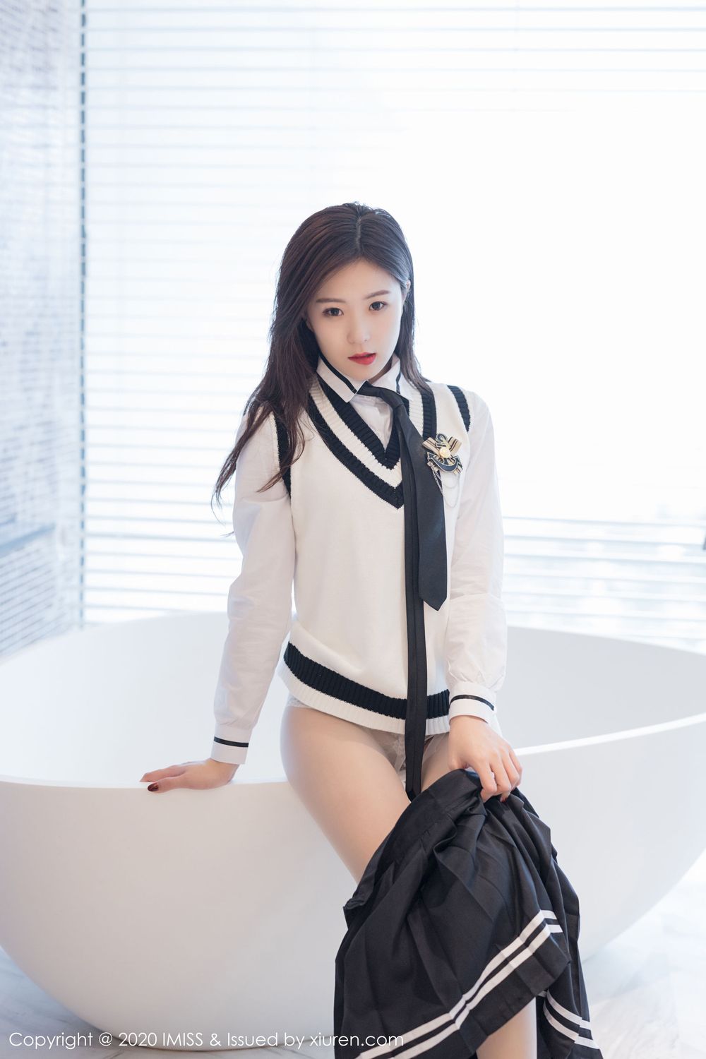 美女模特杨紫嫣Cynthia丝袜美腿清纯装扮酒店剧情写真
