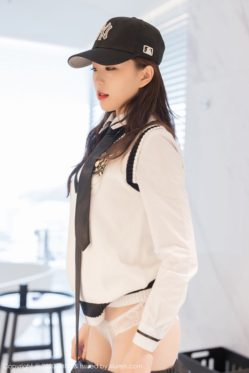 美女模特杨紫嫣Cynthia丝袜美腿清纯装扮酒店剧情写真