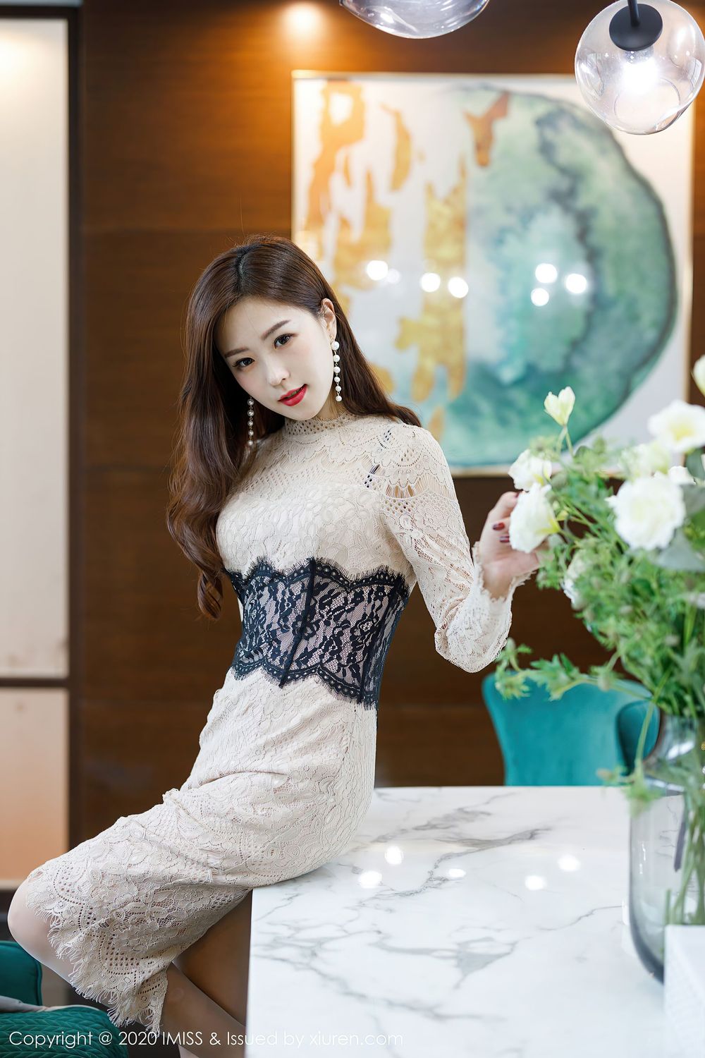 美女模特杨紫嫣Cynthia - 华丽礼裙丝袜美腿性感写真