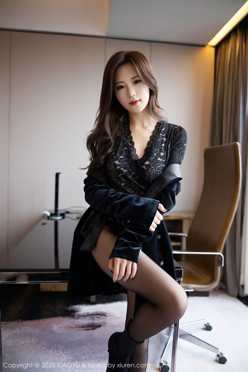 美女模特杨紫嫣Cynthia都市风格黑丝装扮性感写真