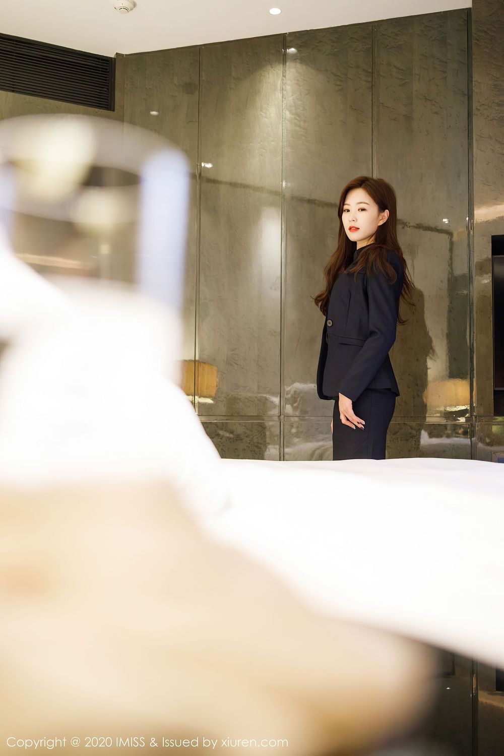 美女模特杨紫嫣Cynthia酒店私人职场OL系列写真