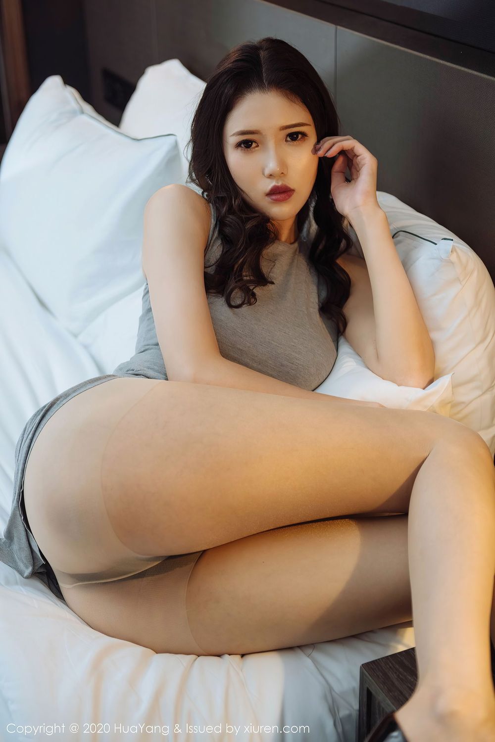 女模特陈一涵丝袜美腿&典雅吊裙御姐系列写真