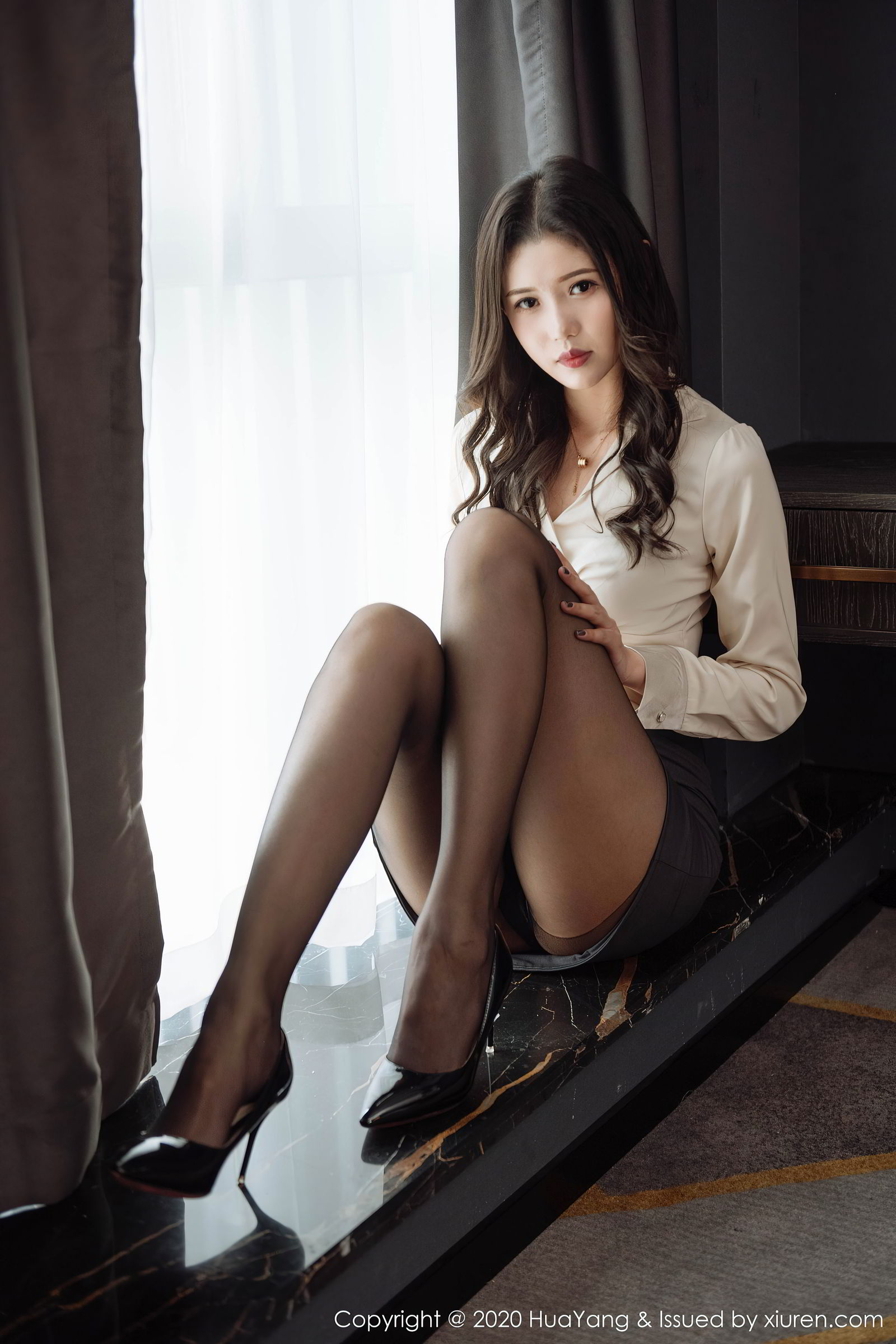 美女模特陈一涵都市丽人职场OL风格苗条套图