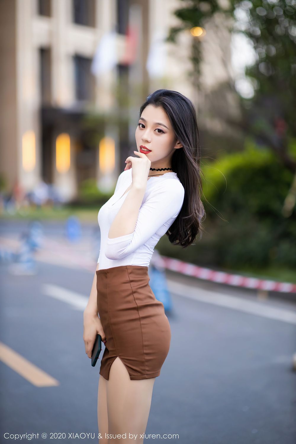 美女模特言沫 - 丝袜美腿户外车拍系列性感写真
