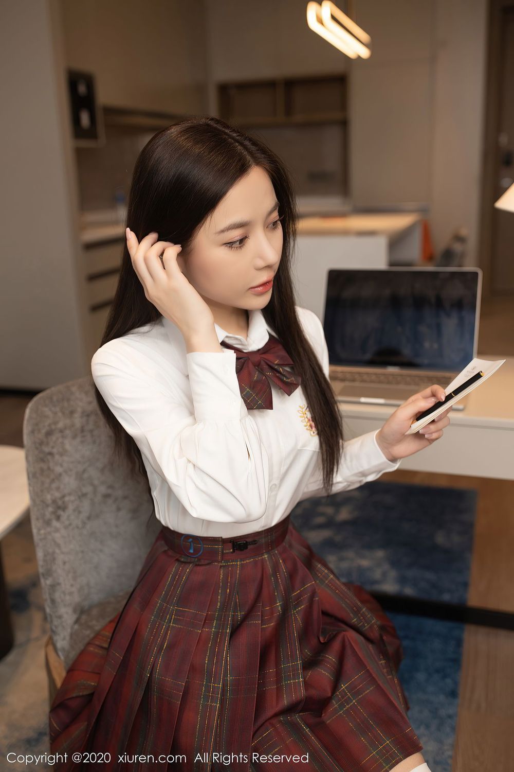 美女模特鱼子酱fish学生妹装扮内衣诱惑主题写真