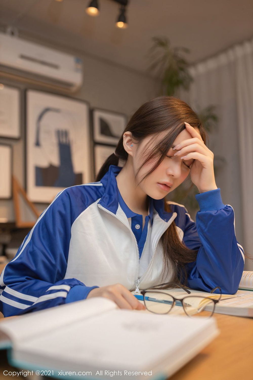 美女模特鱼子酱Fish留学生备考主题性感写真