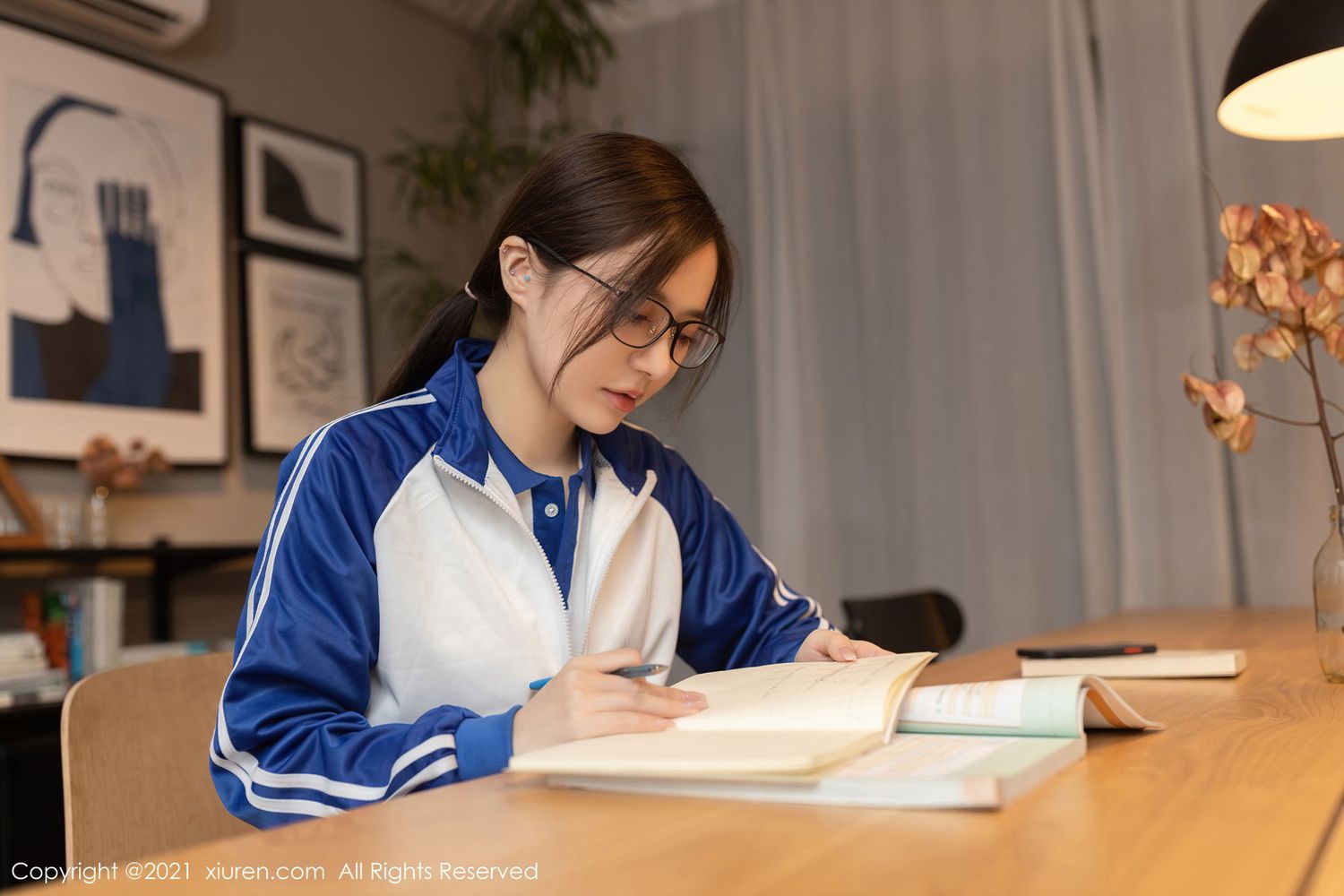 美女模特鱼子酱Fish留学生备考主题性感写真