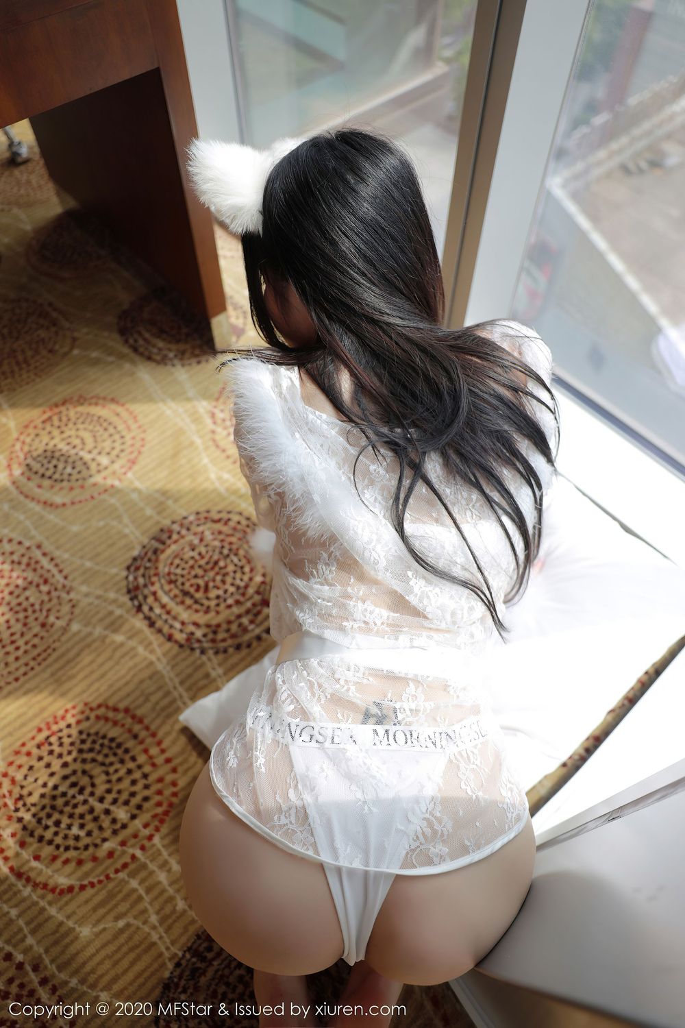 新人模特美七Mia - 猫女郎制服装扮性感写真