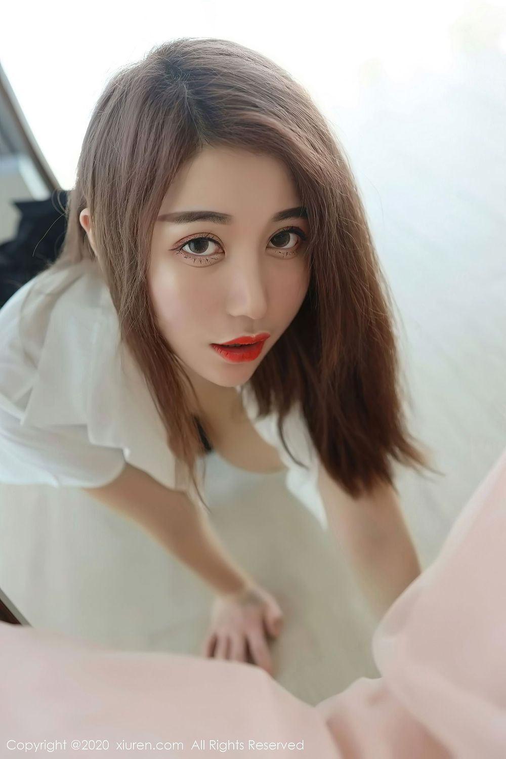 美女模特美七Mia - 白衬衫黑短裙制服系列大尺度三亚旅拍