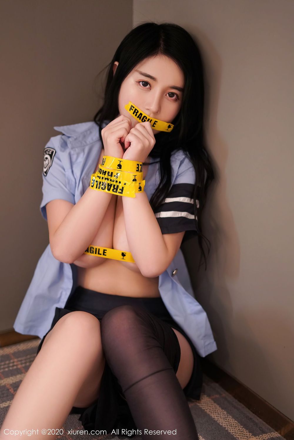 美女模特美七Mia - 黑丝美腿情趣女警制服系列写真