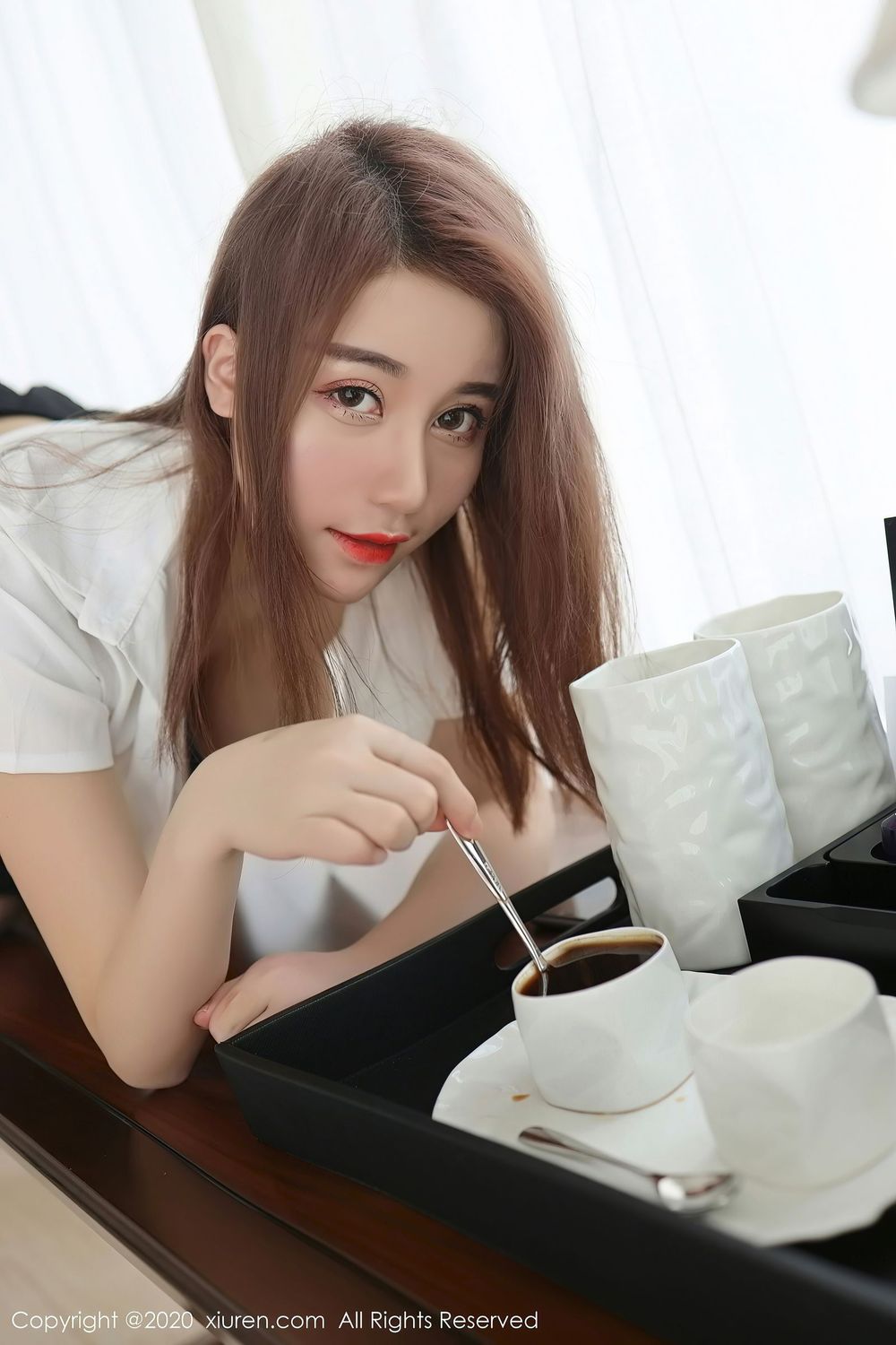 美女模特美七Mia - 白衬衫黑短裙制服系列大尺度三亚旅拍