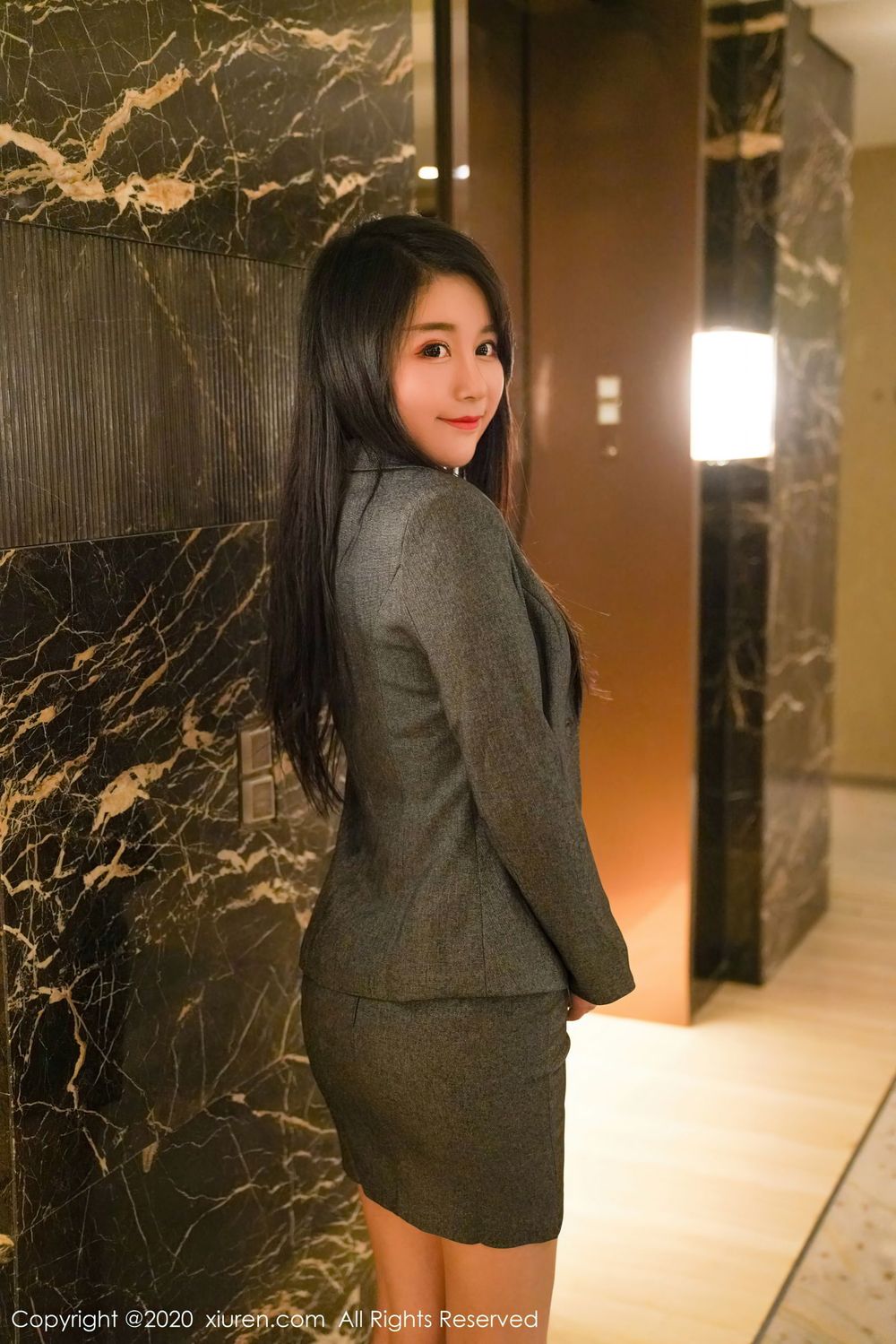 美女模特美七Mia - 黑丝美腿职场OL系列性感写真