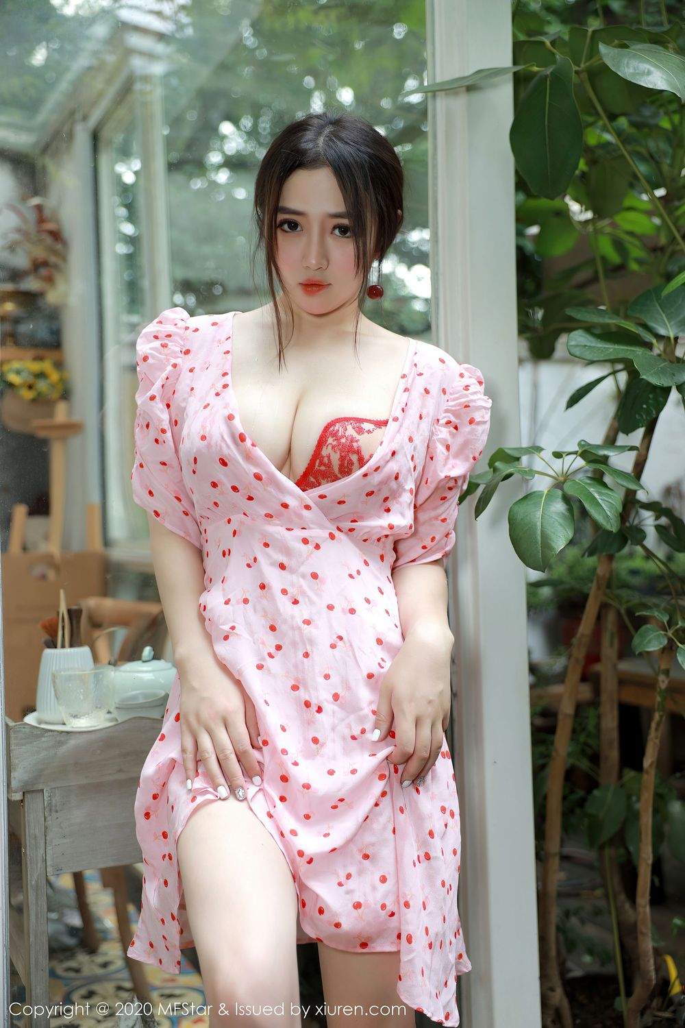 模特蛋糕Cake - 小碎花裙子院子里娇羞大理旅拍