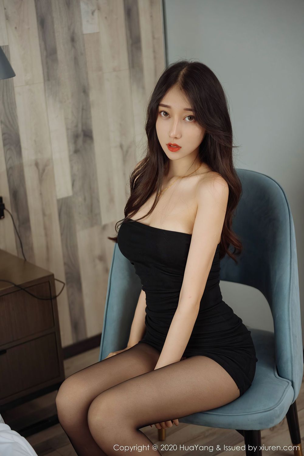 丽质模特玥儿玥er - 黑丝美腿豹纹系列欲说还羞写真