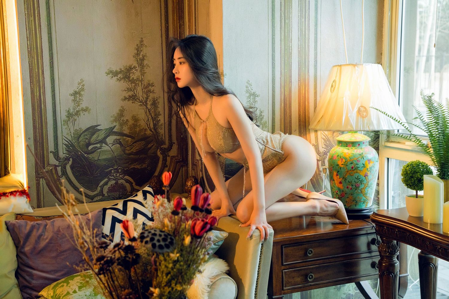 美女模特穆菲菲蕾丝吊裙《颜》主题性感写真