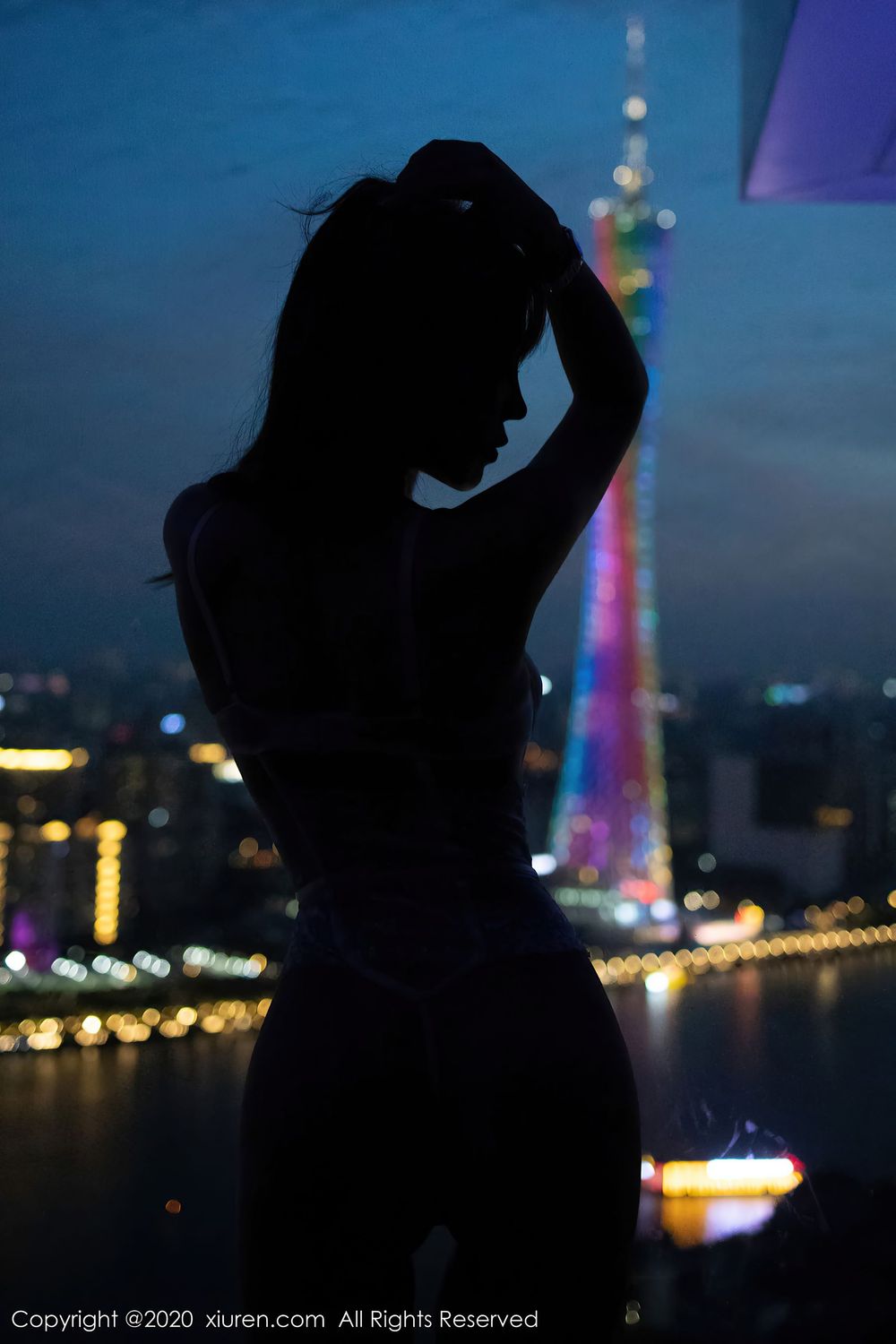 性感女神芝芝Booty - 粉色西装与丝袜美腿系列娇媚写真