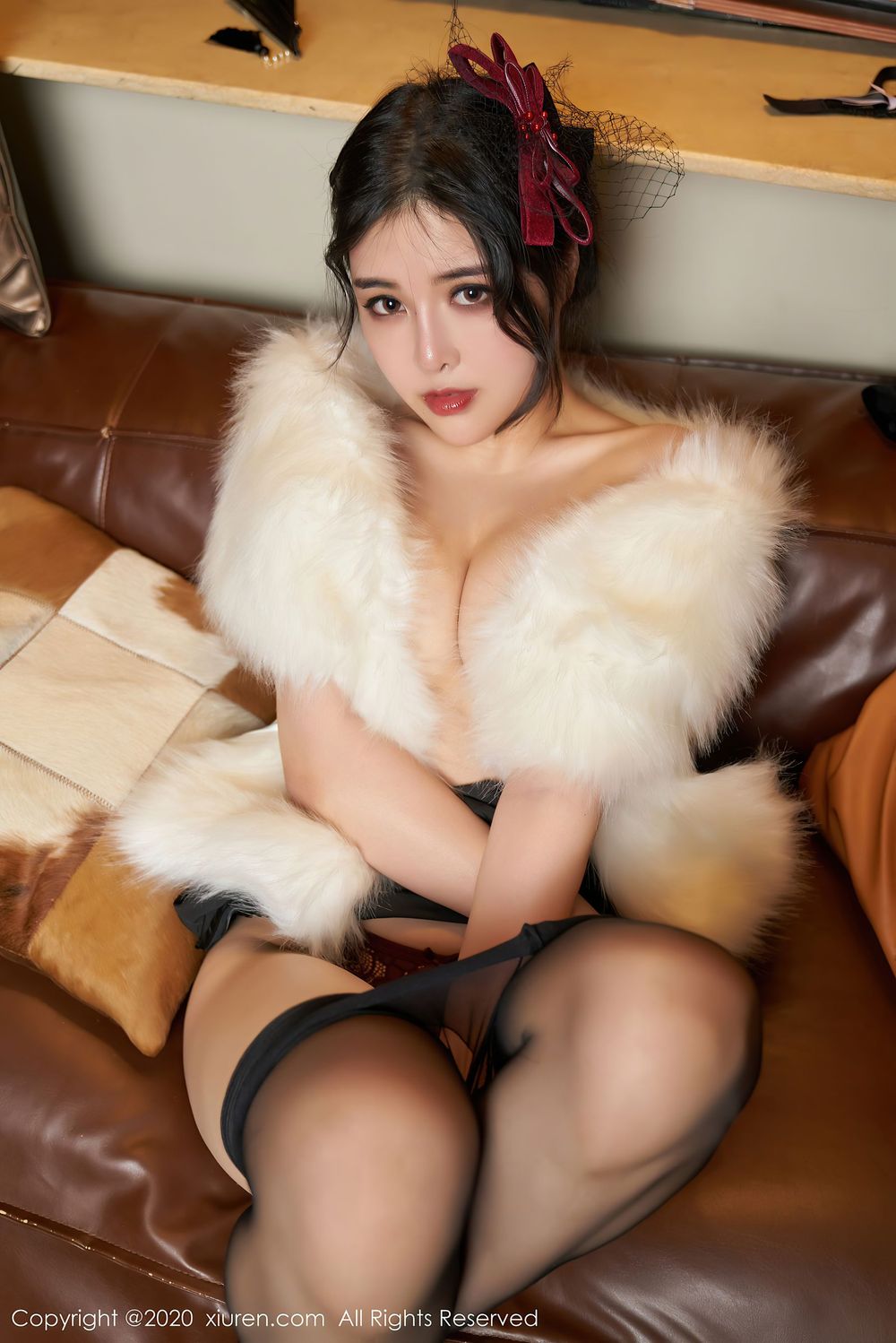 美女模特韩静安 - 黑丝美腿旗袍着身性感妖娆写真