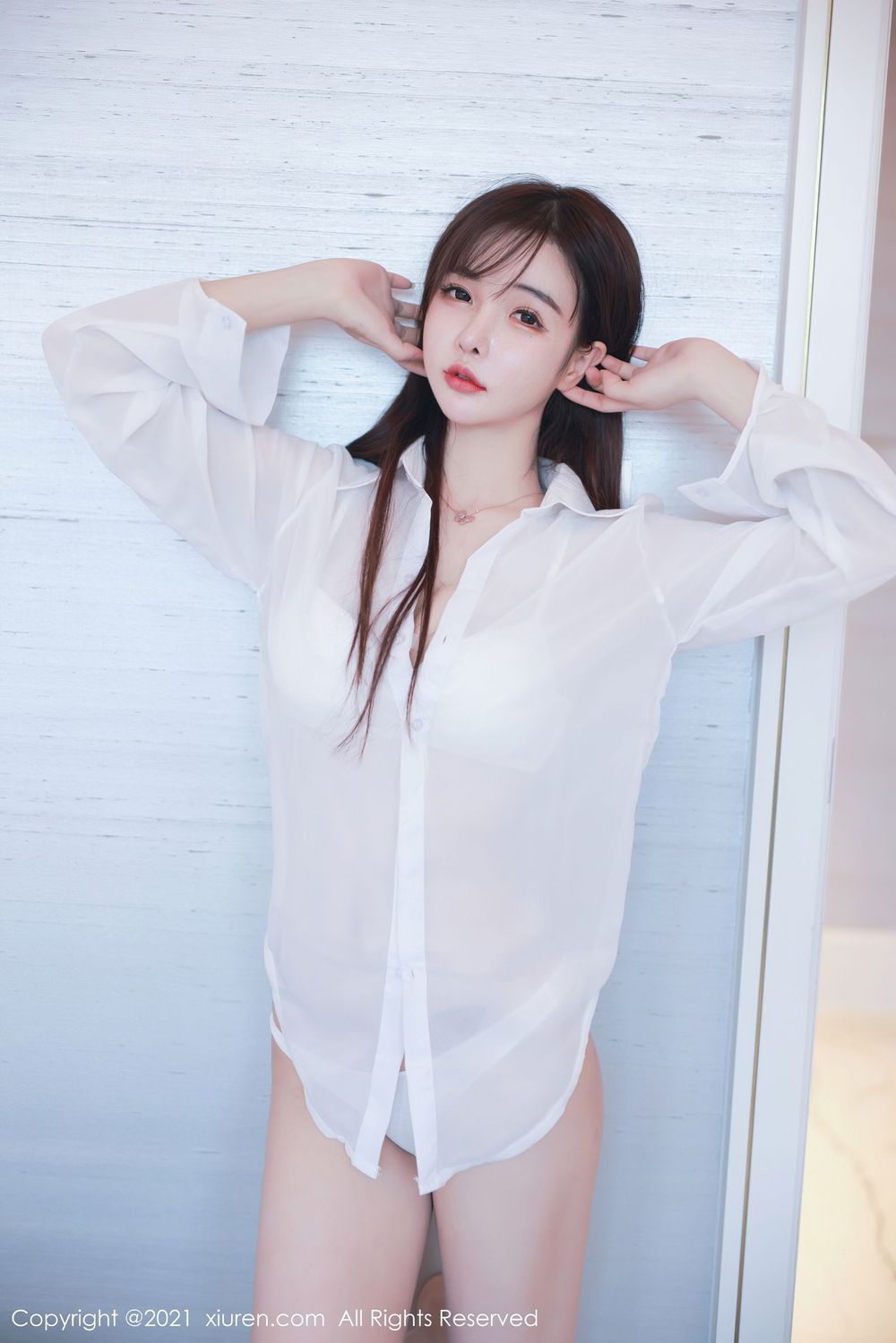 新人模特南初妹妹 - 薄透白衬衫&内衣诱惑动人写真