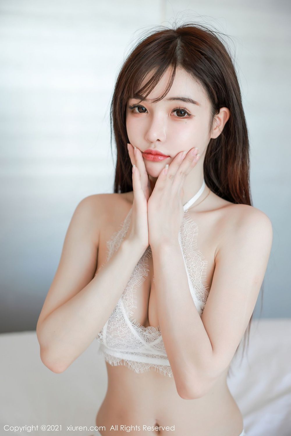 新人模特南初妹妹 - 丝袜美腿&镂空蕾丝内衣性感写真