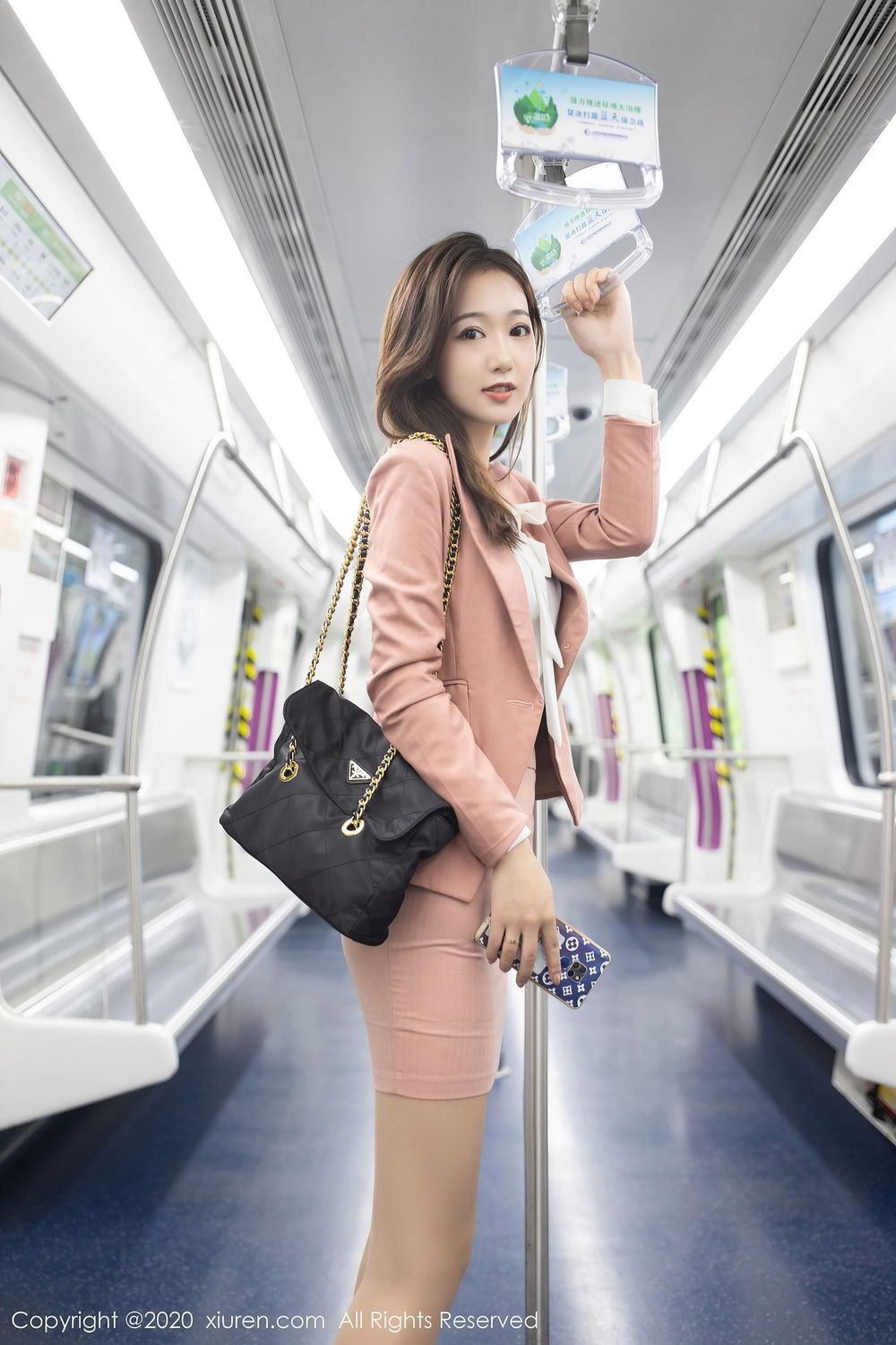 美女模特唐安琪 - 地铁学妹丝袜美腿系列性感套图